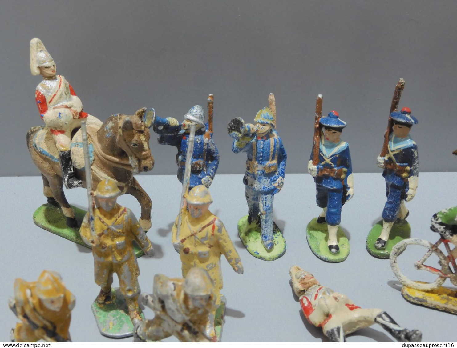 -LOT 13 SUJETS STARLUX? ALUMINIUM SOLDATS MARINS 2 CHEVAUX Le + Grand STARLUX      E - Autres & Non Classés