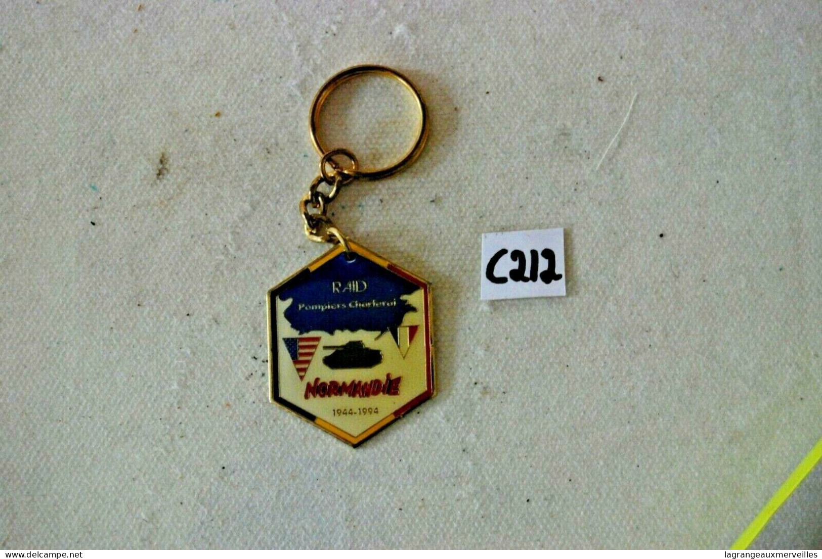 C212 Porte Clef De Collection - Normandie 1944 1994 - Obj. 'Souvenir De'