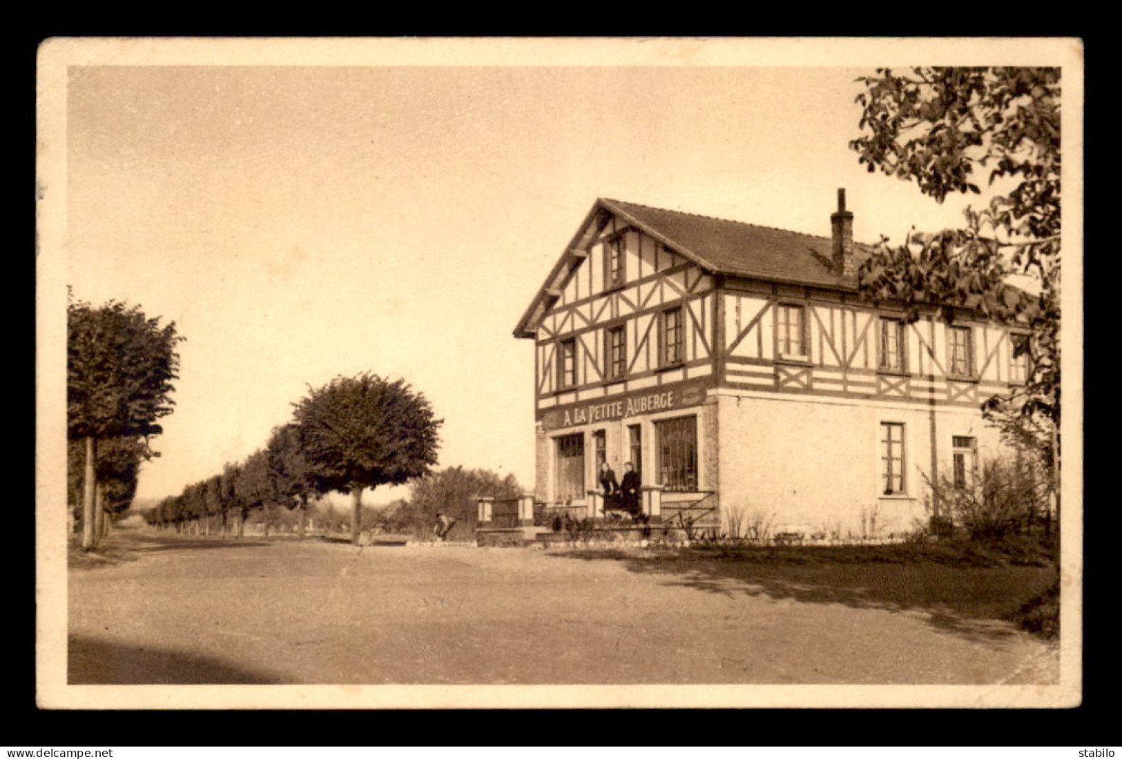 78 - PORCHEVILLE - AVENUE TIBALDI - A LA PETITE AUBERGE - Porcheville