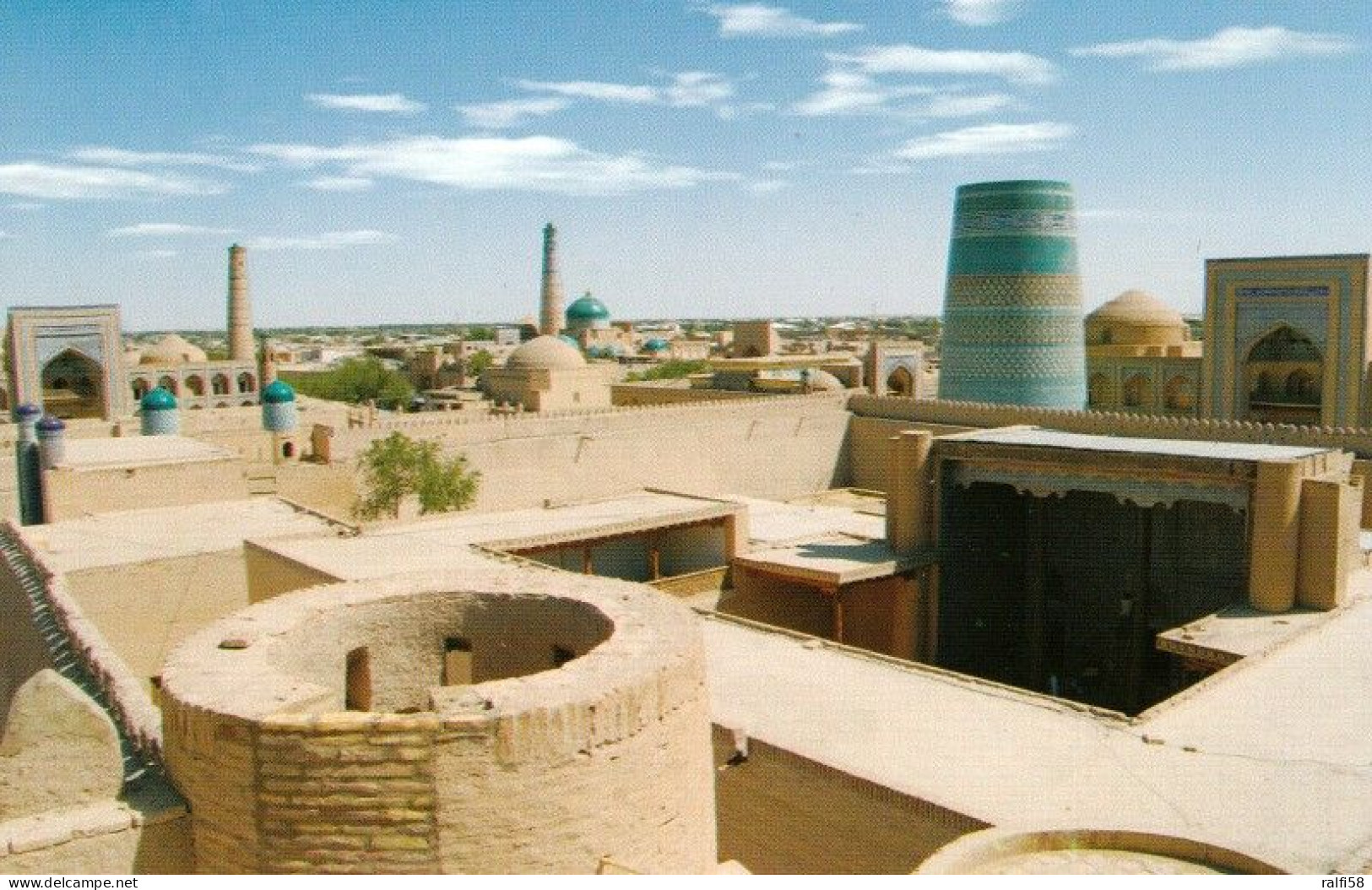 1 AK Usbekistan * Historische Altstadt Von Chiwa (Xiva) Mit Der Turm Kalta Minor (rechts) - 1990 UNESCO Weltkulturerbe * - Uzbekistan