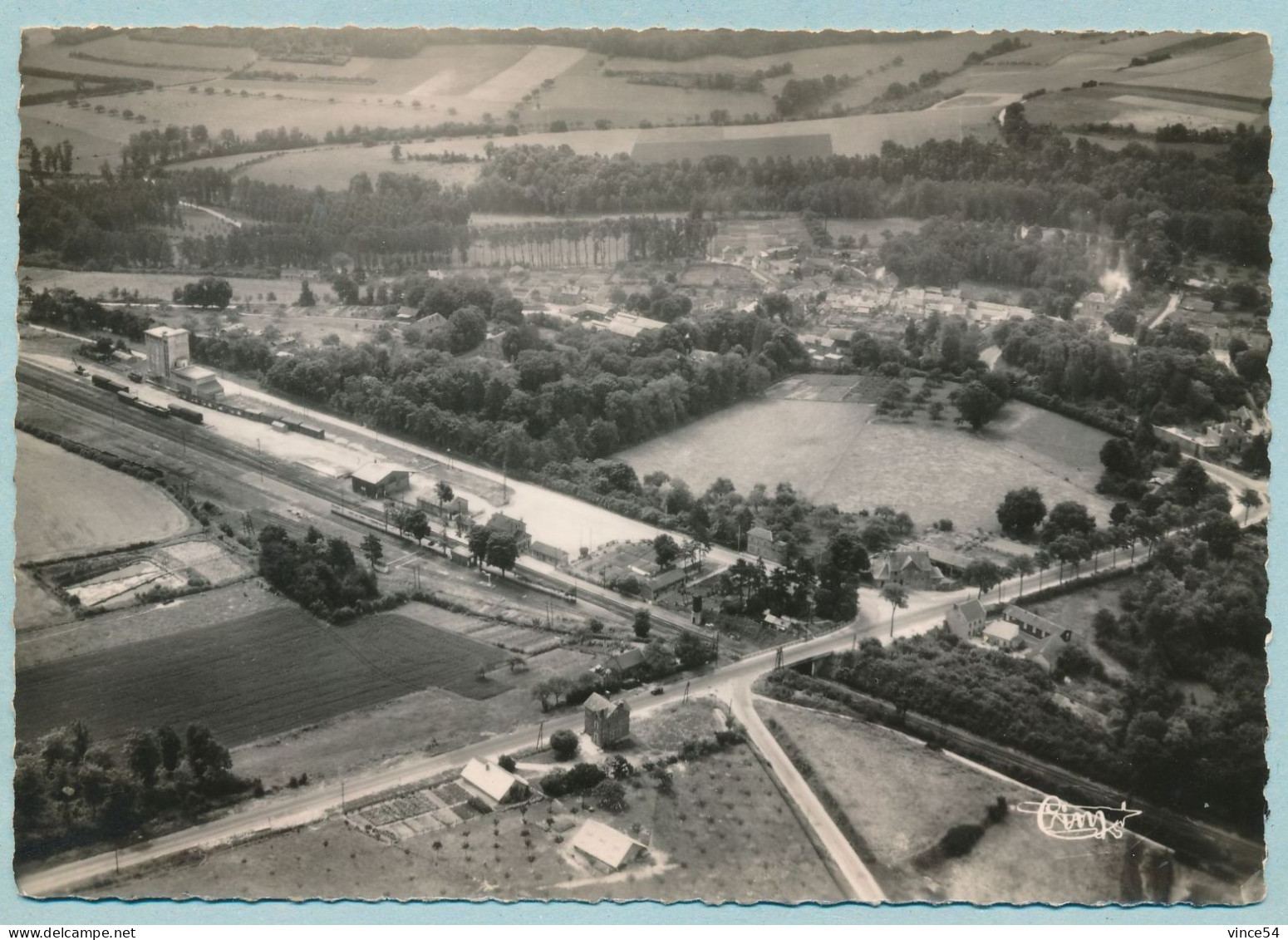 POIX - Vue Aérienne Prise Sur La Gare - Poix-de-Picardie