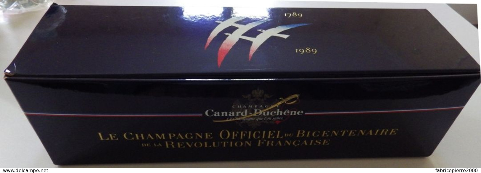 CANARD-DUCHÊNE 1989, CHAMPAGNE officiel du BICENTENAIRE de la REVOLUTION avec timbre de FOLON 1er jour avec étui