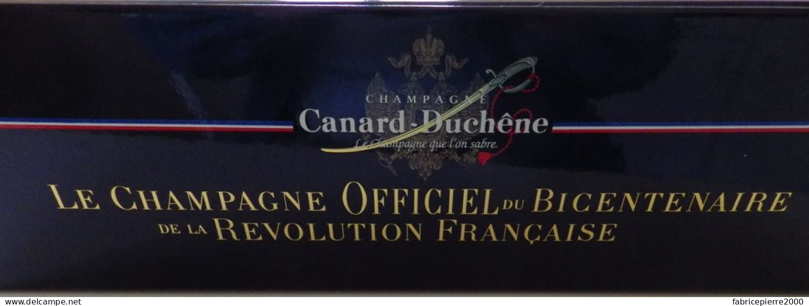 CANARD-DUCHÊNE 1989, CHAMPAGNE officiel du BICENTENAIRE de la REVOLUTION avec timbre de FOLON 1er jour avec étui