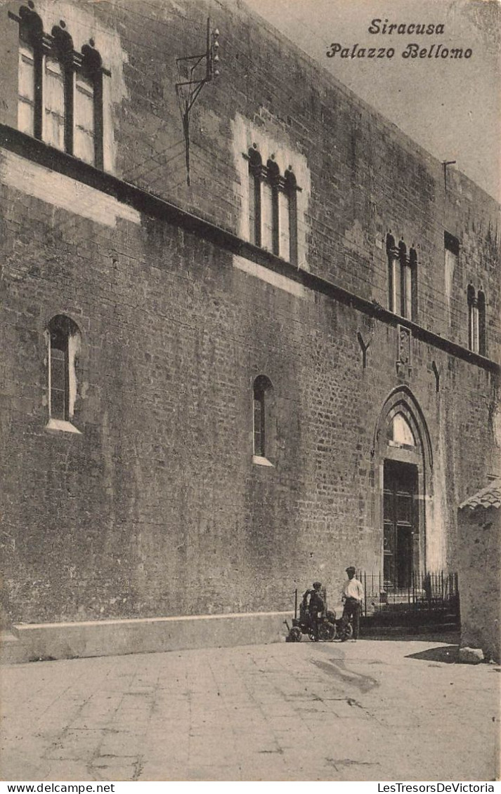 ITALIE - Siracusa - Palazzo Bellomo - Vue Panoramique - Animé - Face à L'entrée - Carte Postale Ancienne - Siracusa