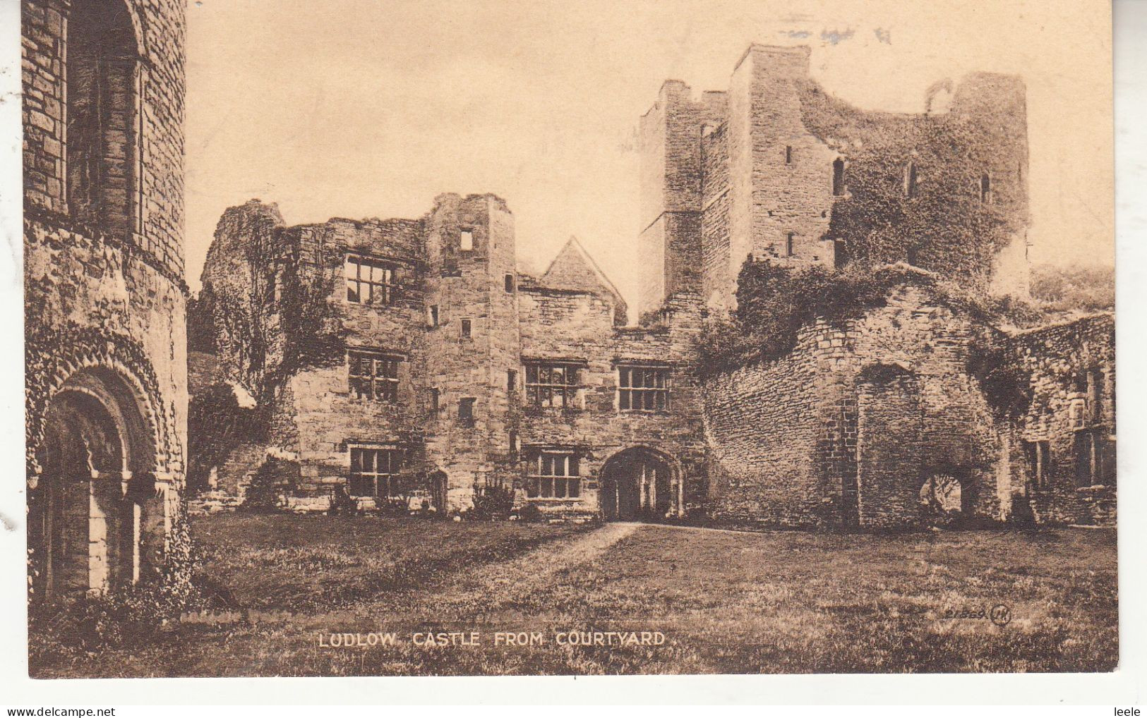 DA34. Vintage Postcard.  Ludlow Castle From The Courtyard. Shropshire. - Shropshire