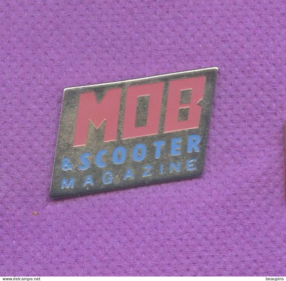 Rare Pins Theme Moto Mob Et Scooter Magazine N311 - Motorbikes