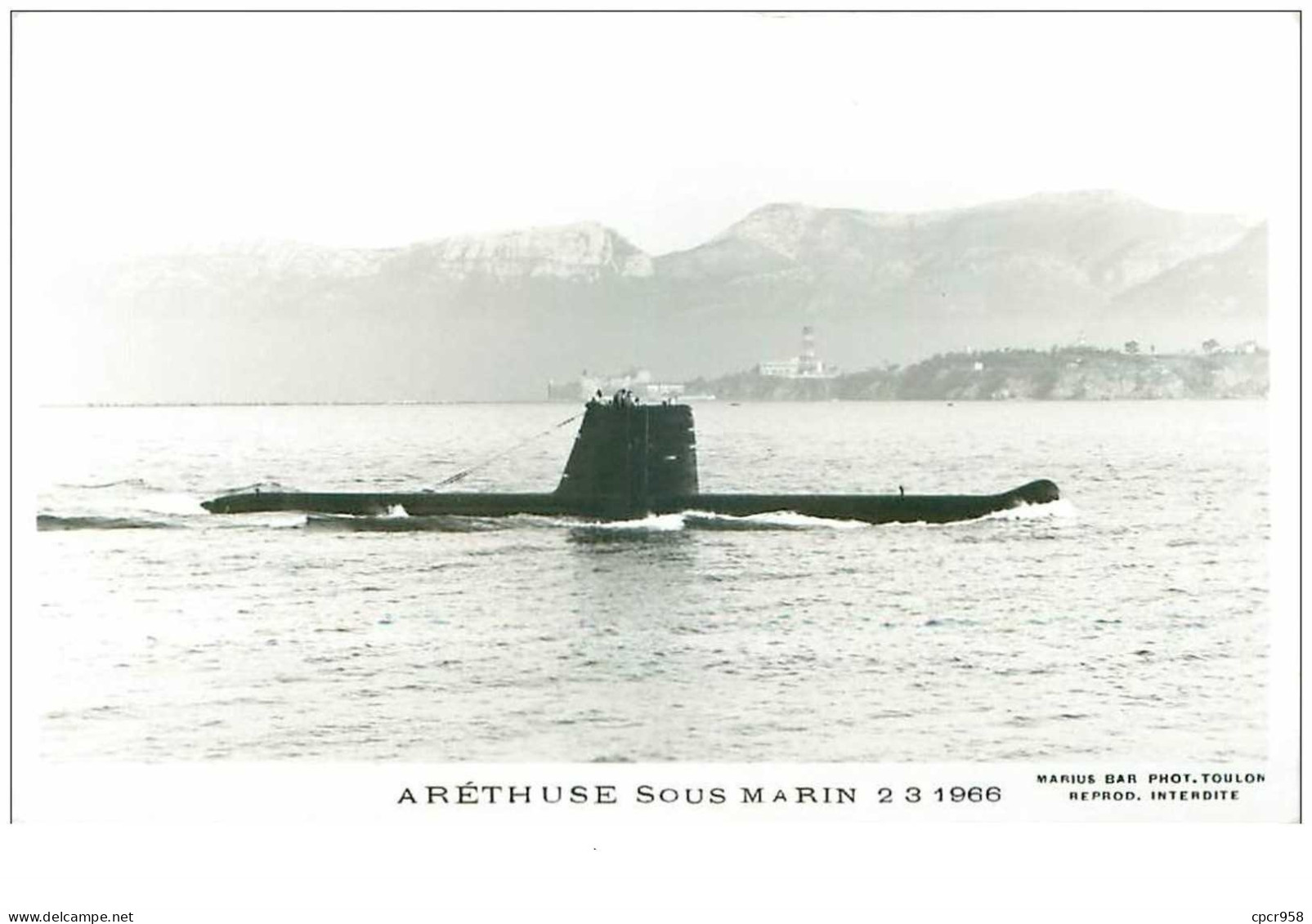 Bateau. N°36054 . Aréthuse. Sous-marin . 1966 . Guerre - Sous-marins