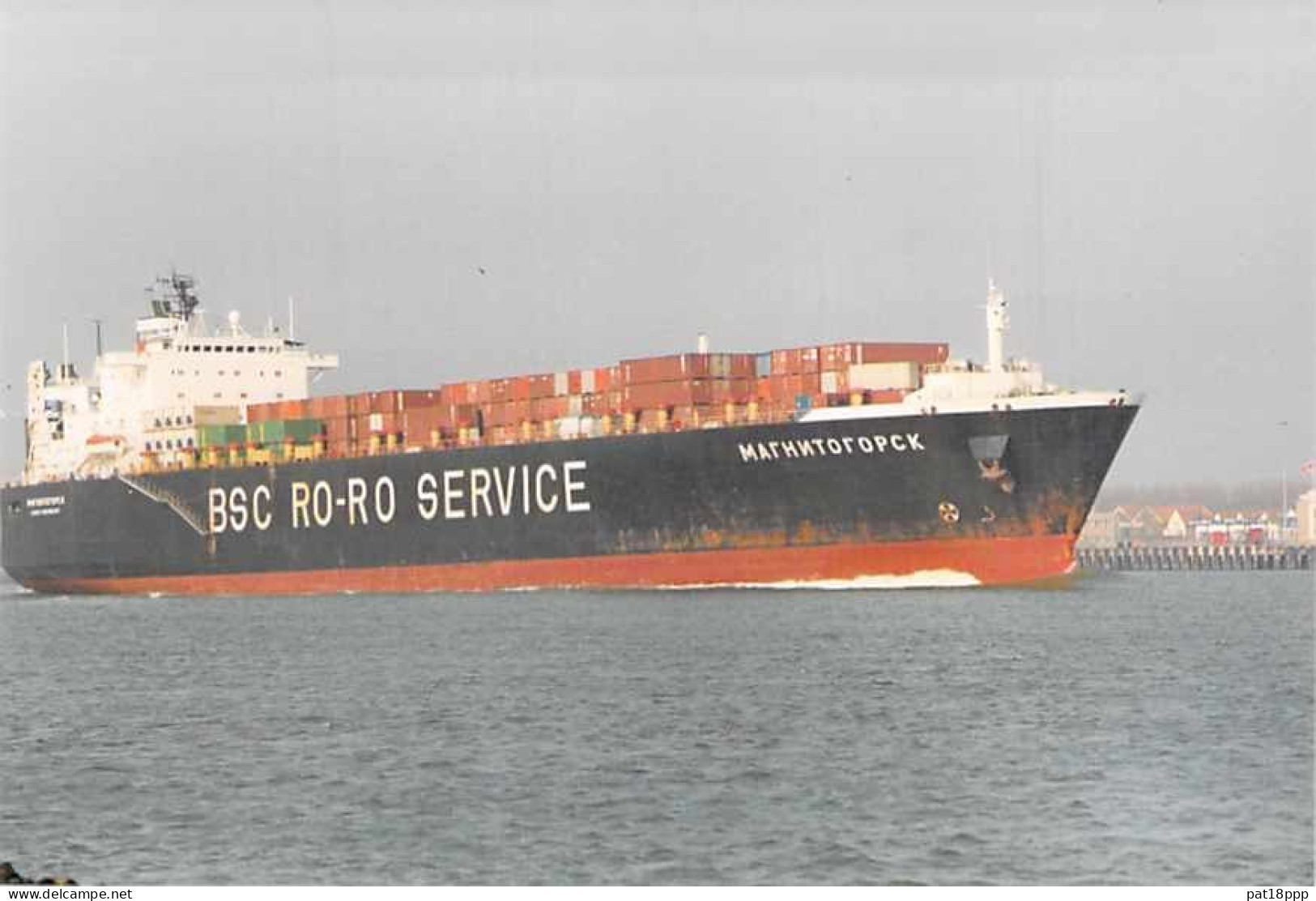 Lot de 100 BATEAUX DE COMMERCE - Photos couleur format CPM Cargo Ferry Merchant Ship Tanker Carrier Boats 1980-2000