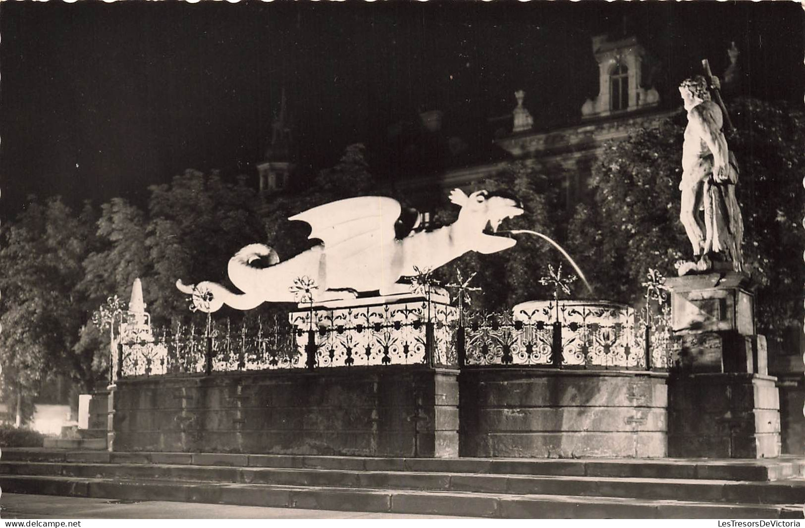 AUTRICHE - Klagenfurt - Kärnten Lindwurmbrunnen Bei Nacht - Carte Postale - Klagenfurt