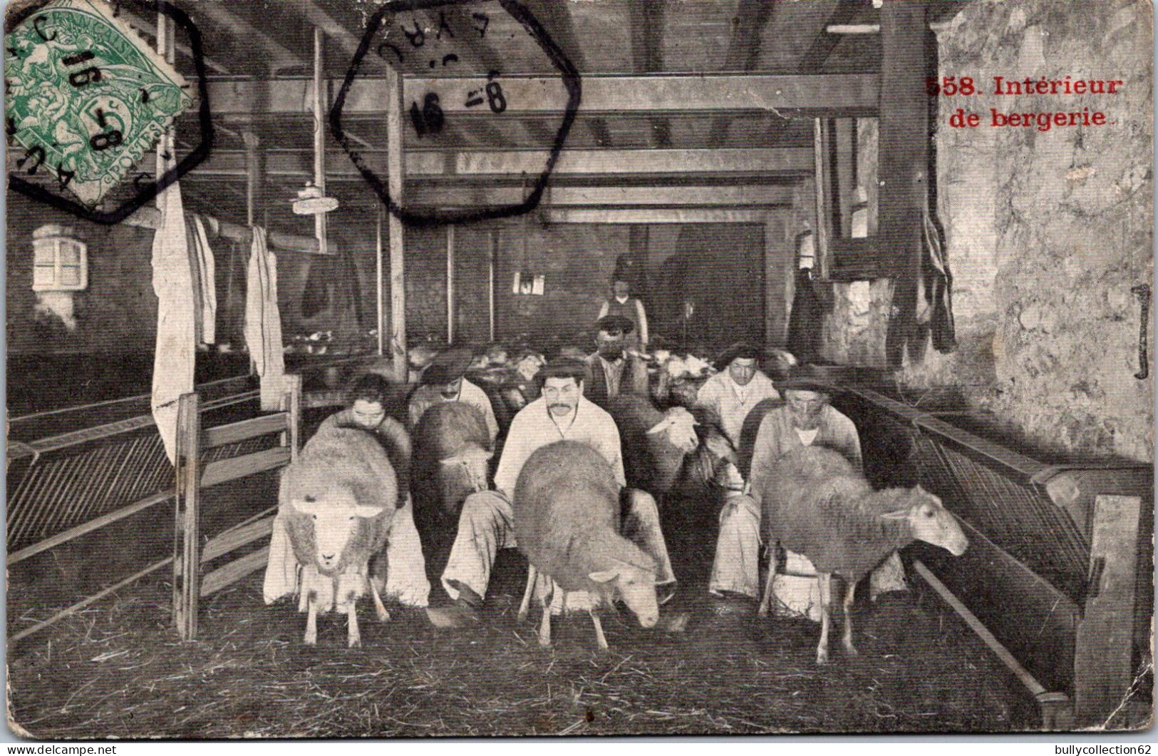 CPA - SELECTION -   ROQUEFORT  -  Intérieur De Bergerie. - Roquefort