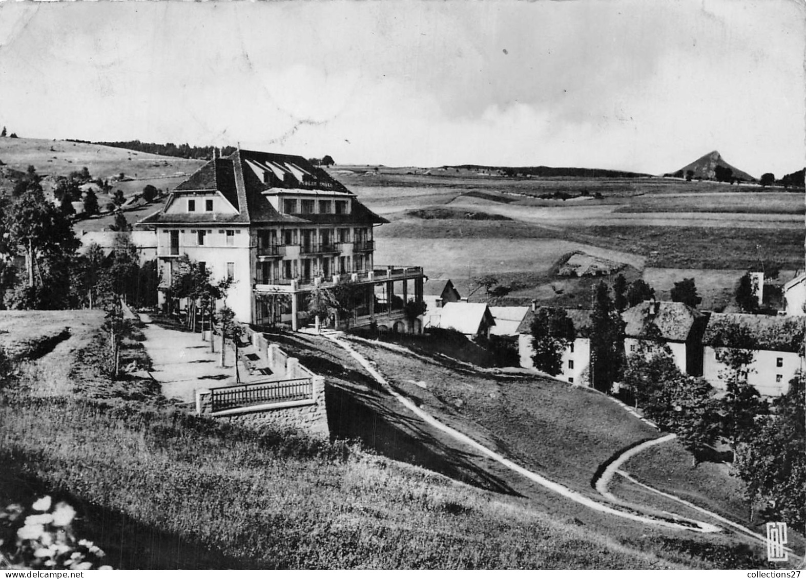 LOT DE 50 000 CARTES POSTALES - CPM-CPSM- FRANCE UNIQUEMENT - VILLE -VILLAGE  - VOIR  QUELQUES EXEMPLES - 500 CP Min.