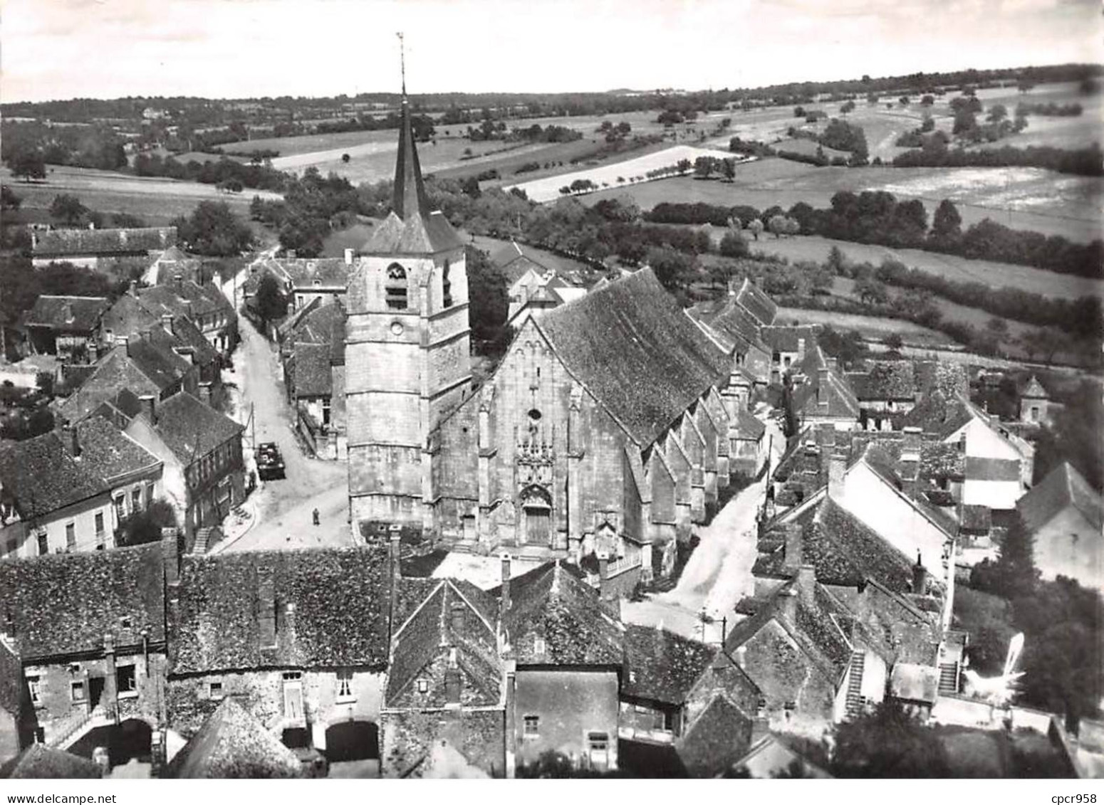 89 . N°sac11207 . TREIGNY . L'église N°2 . En Avion Au Dessus De . Cpsm 10X15 Cm . LAPIE - Treigny