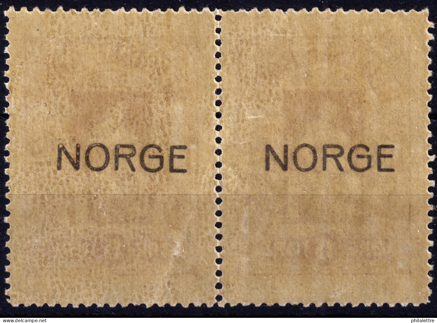 DANEMARK / DENMARK - Christmas 1918 - Pair 5øre "BELGISKE BØRN" (Belgian Children) Charity Stamp (marked NORGE On Gum) - Christmas