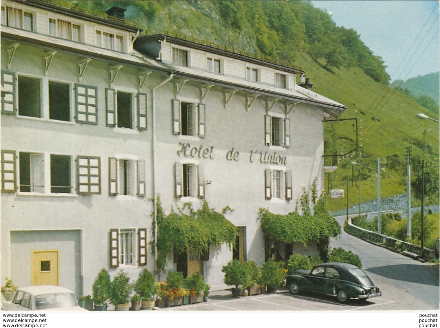 K20-74) TANINGES (HAUTE SAAVOIE) HOTEL DE L'UNION - AUTOMOBILE - VOITURE PEUGEOT 203 - (2 SCANS) - Taninges