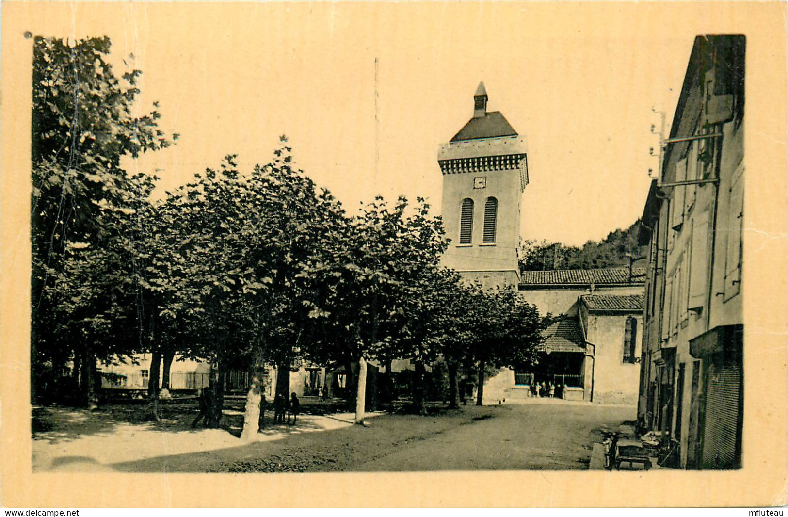 09* LAVELANET   Eglise - Place De L Allier       RL39.0454 - Lavelanet