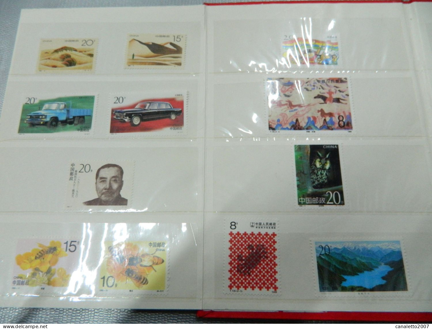 CHINE:TRES BEAU CARNET ROUGE AVEC 21 TIMBRES CHINOIS - Collections, Lots & Séries