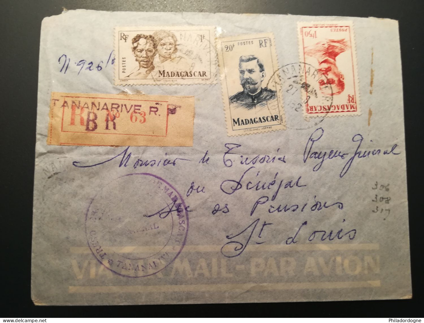 Madagascar - Lot de 32 enveloppes à trier (poids 71 grammes) (Lot7)