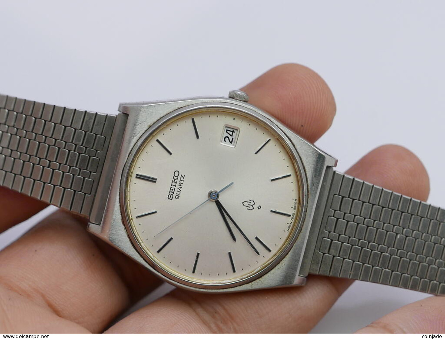 Vintage Seiko 7832 8010 White Dial Men Quartz Watch Japan Round Shape 34mm