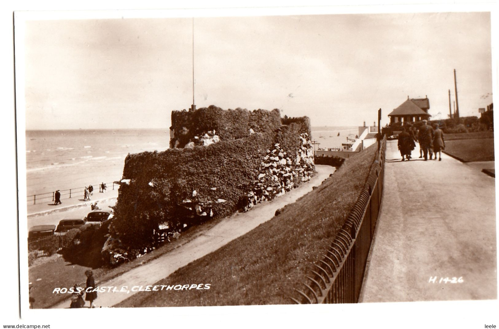 DD02. Vintage Postcard. Ross Castle, Cleethorpes. Lincolnshire - Other & Unclassified