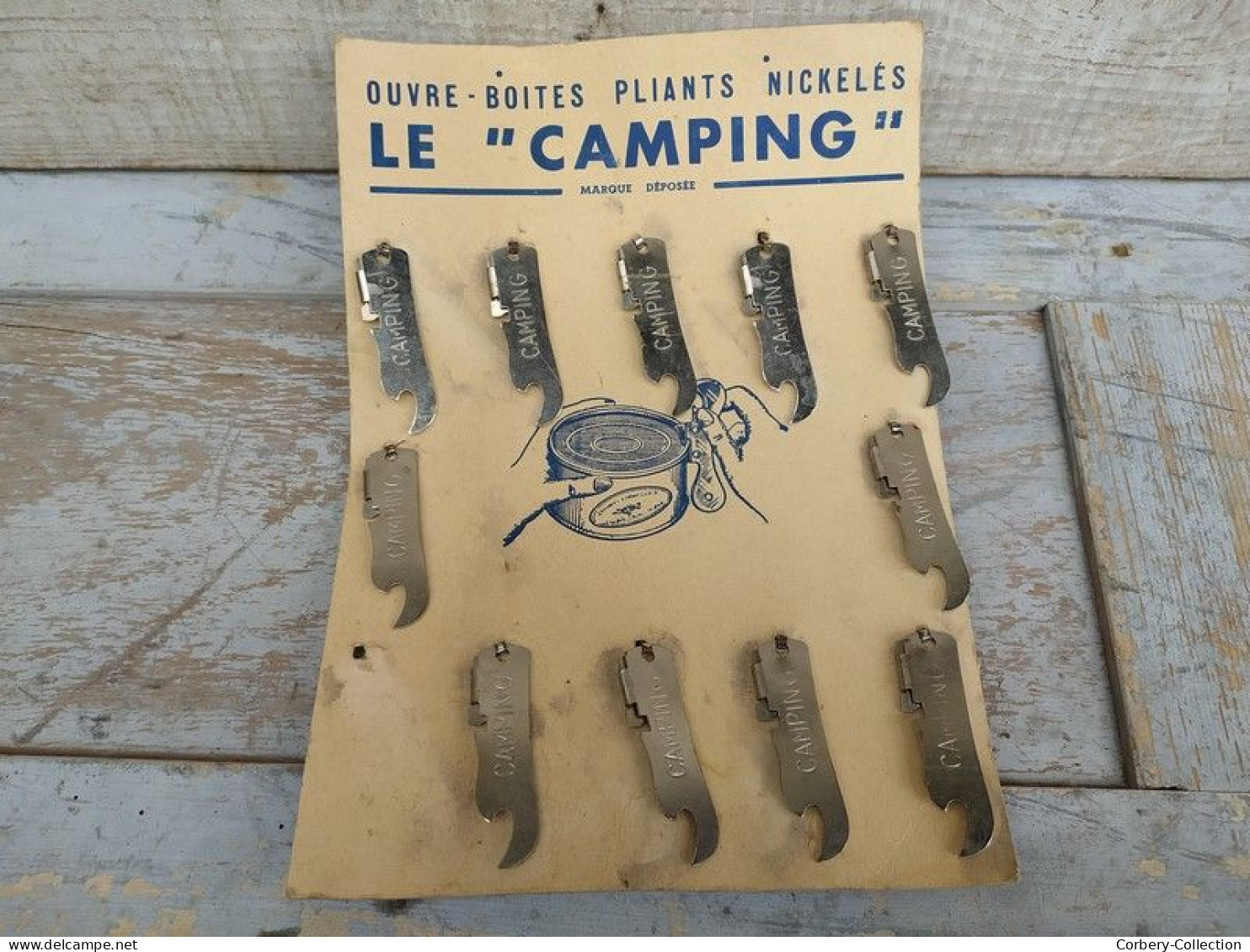 Carton Publicitaire Ouvre-Boites Décapsuleurs Le Camping Vintage