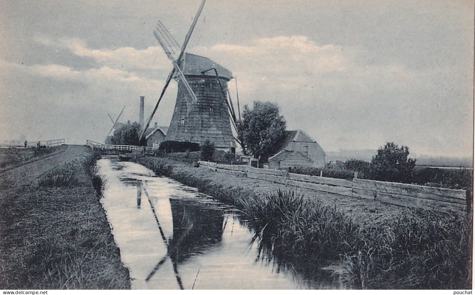 MOULIN A VENT - EDITEUR THE KNIGHT SERIES - N° 724 - ( 2 SCANS ) - Windmills