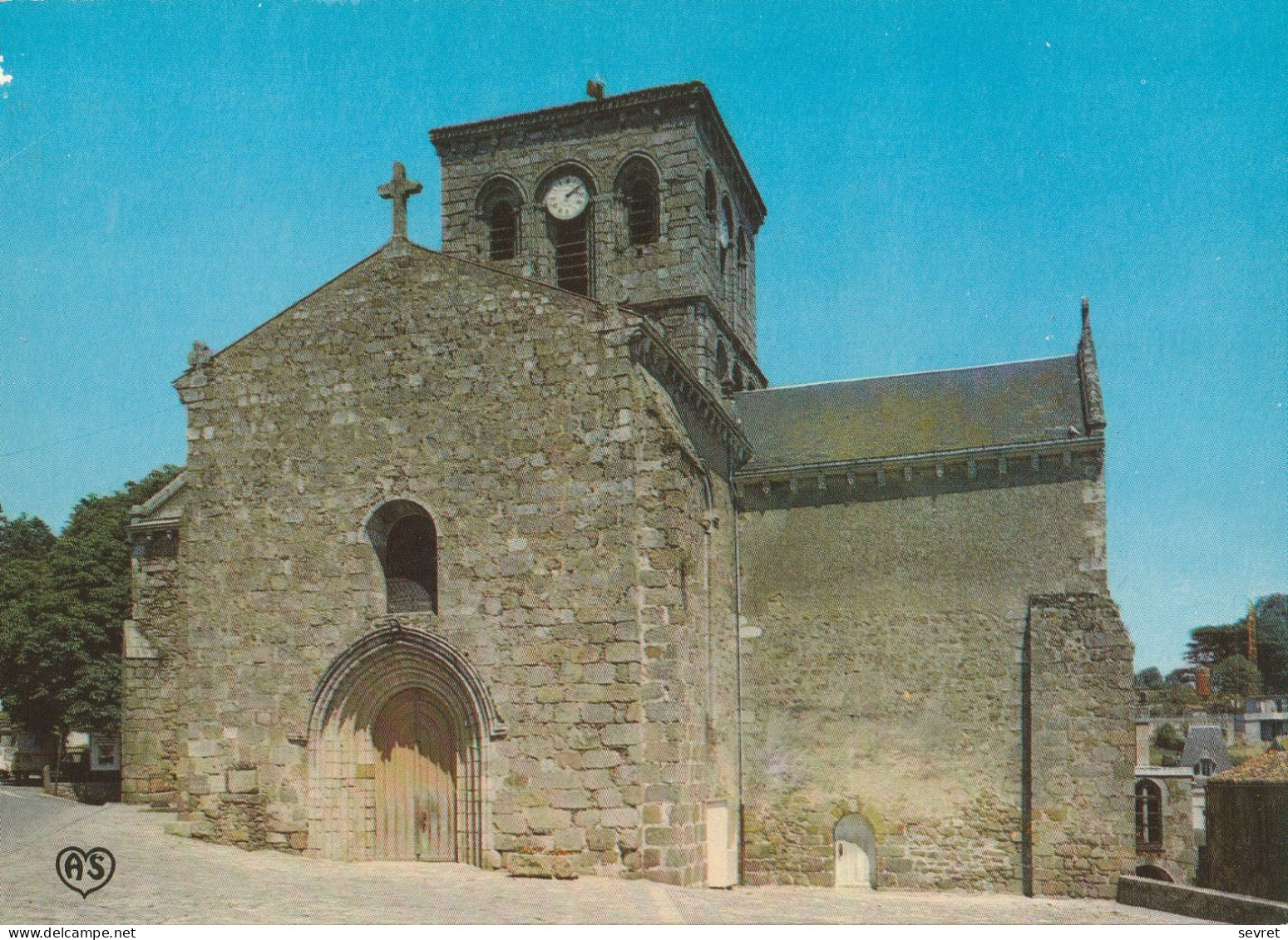 POUZAUGES . - L'Eglise Saint-Jacques - Pouzauges