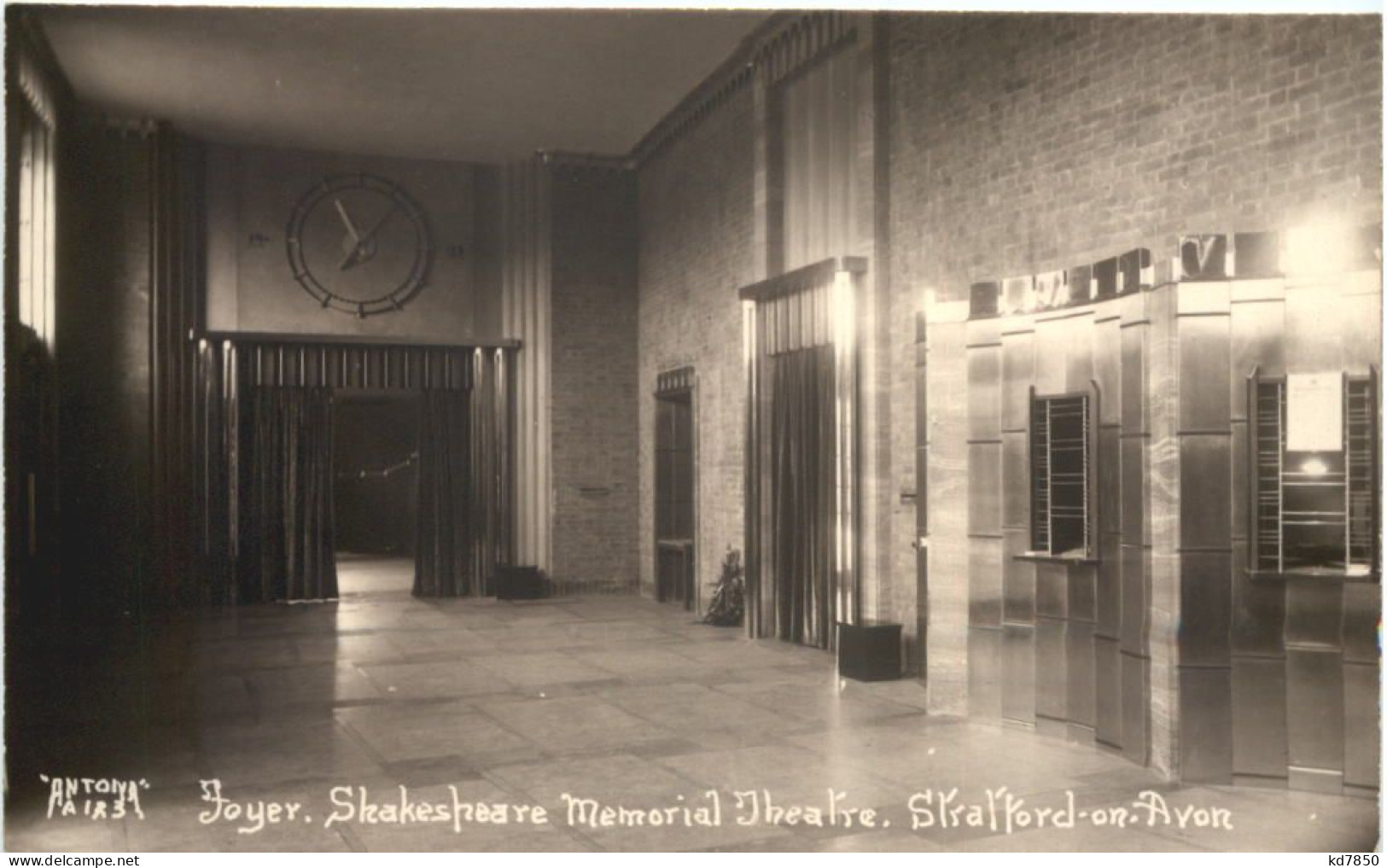 Stratford On Avon - Shakespeare Memorial Theatre - Stratford Upon Avon