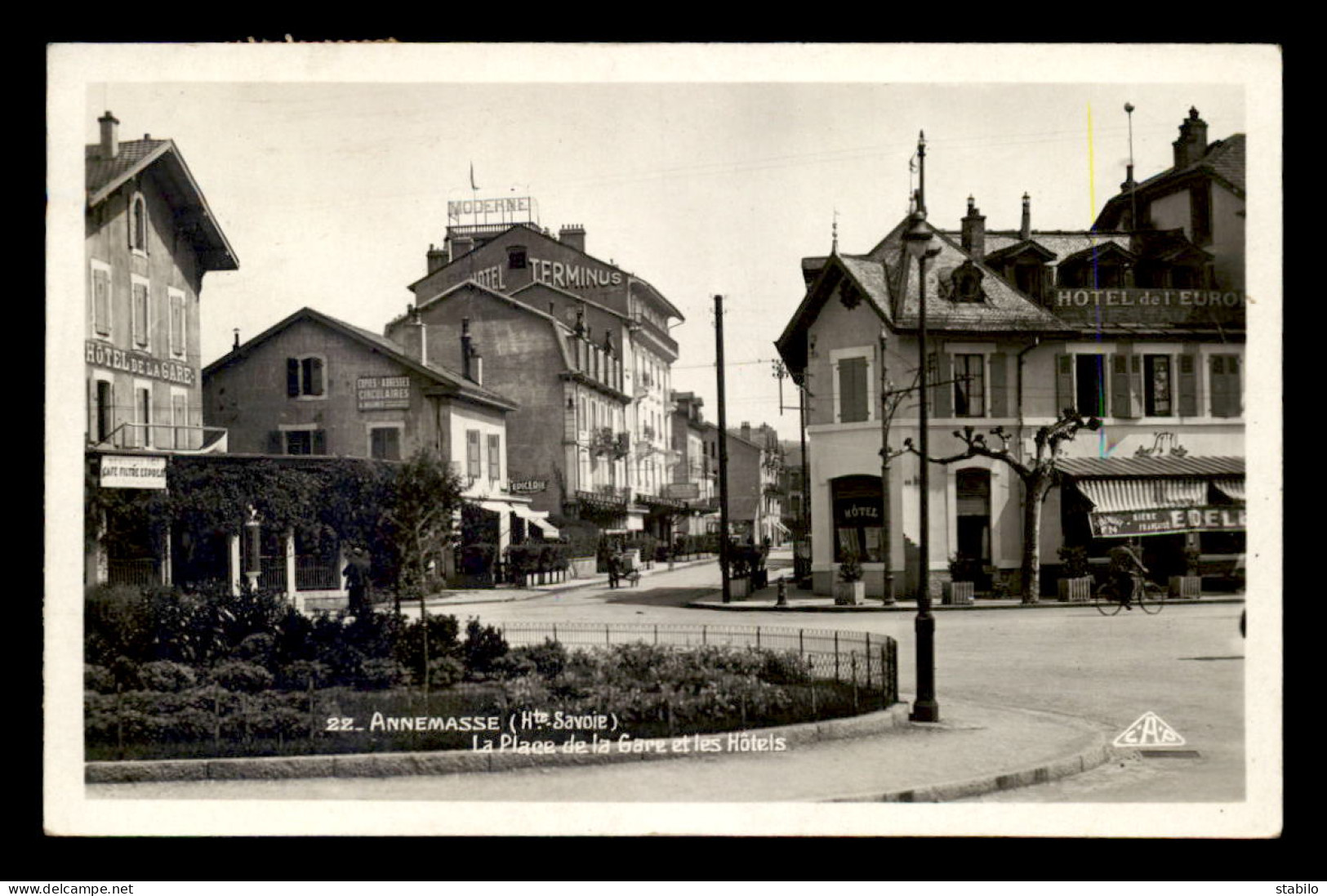 74 - ANNEMASSE - PLACE DE LA GARE ET LES HOTELS - Annemasse