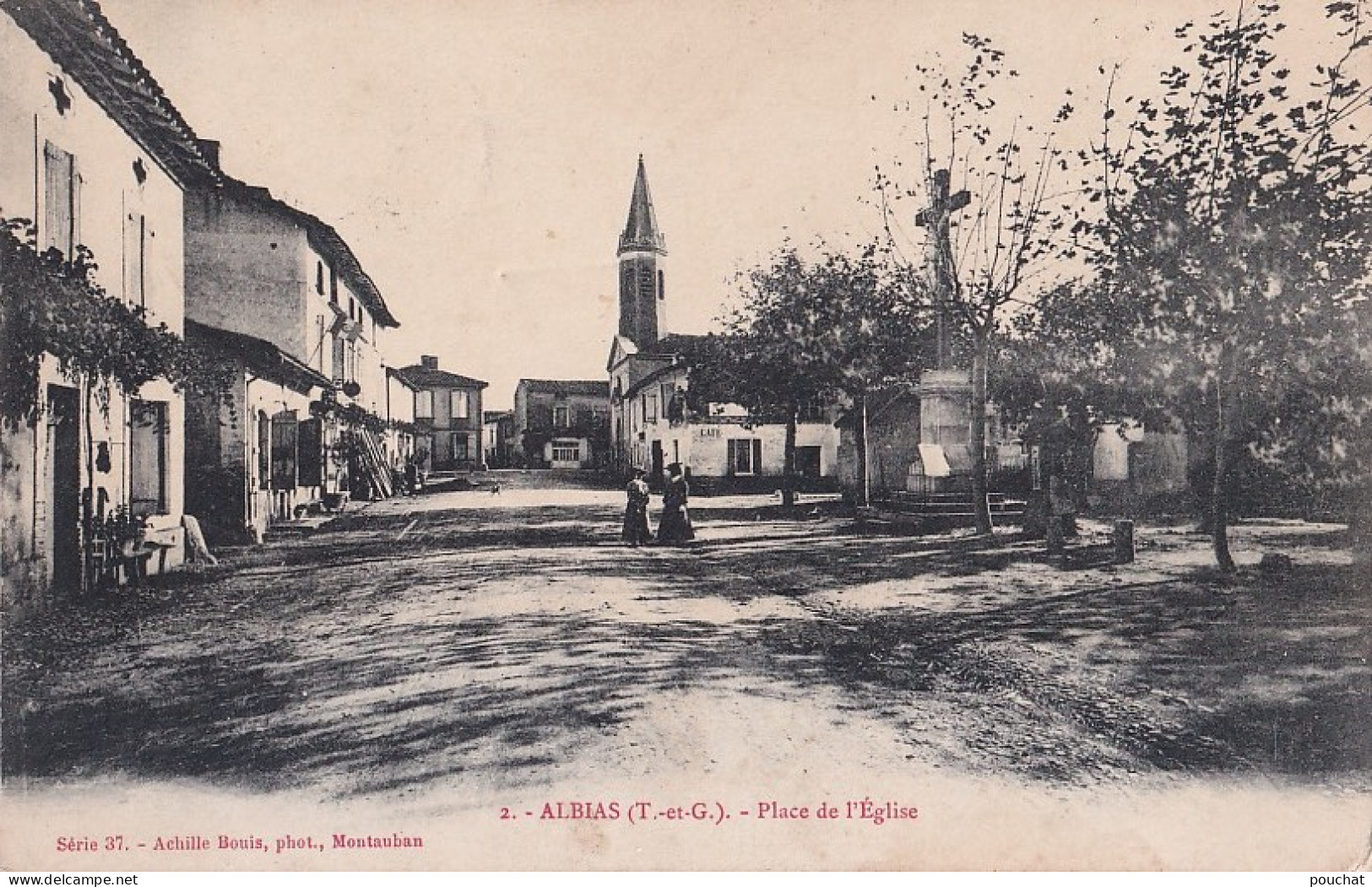 I28-82) ALBIAS TARN ET GARONNE PLACE EGLISE - ANIMEE - HABITANTS - EN 1907 + TIMBRE TAXE - ( 2 SCANS ) - Albias