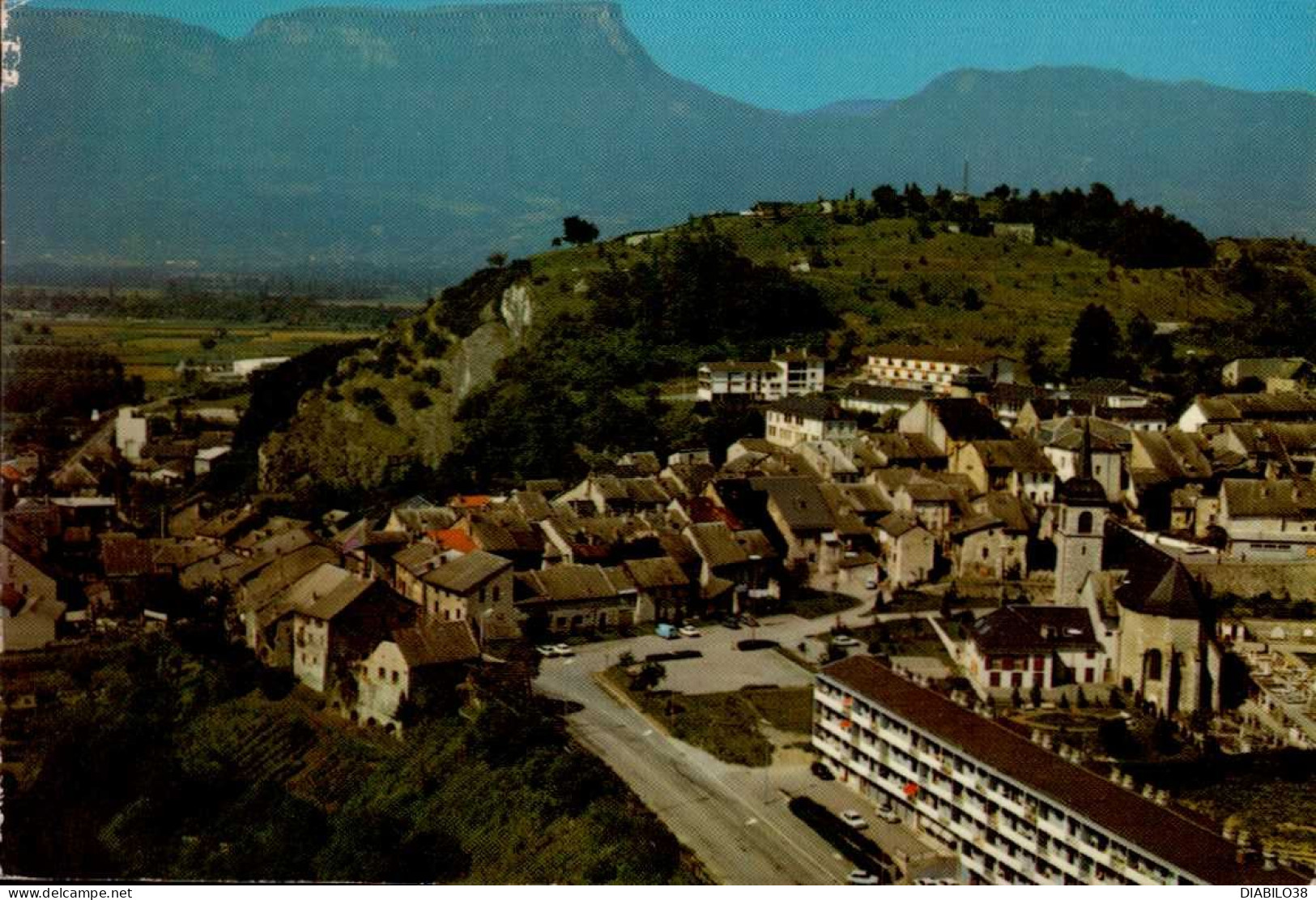 MONTMELIAN   ( SAVOIE )   VUE AERIENNE . AU FOND , LE MONT GRANIER    ( ANGLE SUPERIEUR GAUCHE USE ) - Montmelian