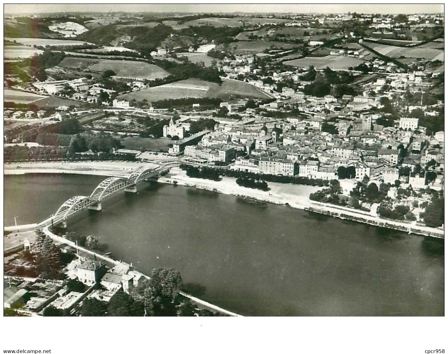 69 . N° 41911 . Neuville Sur Saone.le Pont Et La Ville. Cpsm 10 X 15 Cm - Neuville Sur Saone