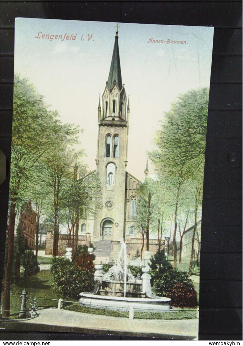 DR:  Ansichtskarte Von Lengenfeld I. V., Kirche Mit Annen-Brunnen - Nicht Gelaufen, Um 1925 - Vogtland