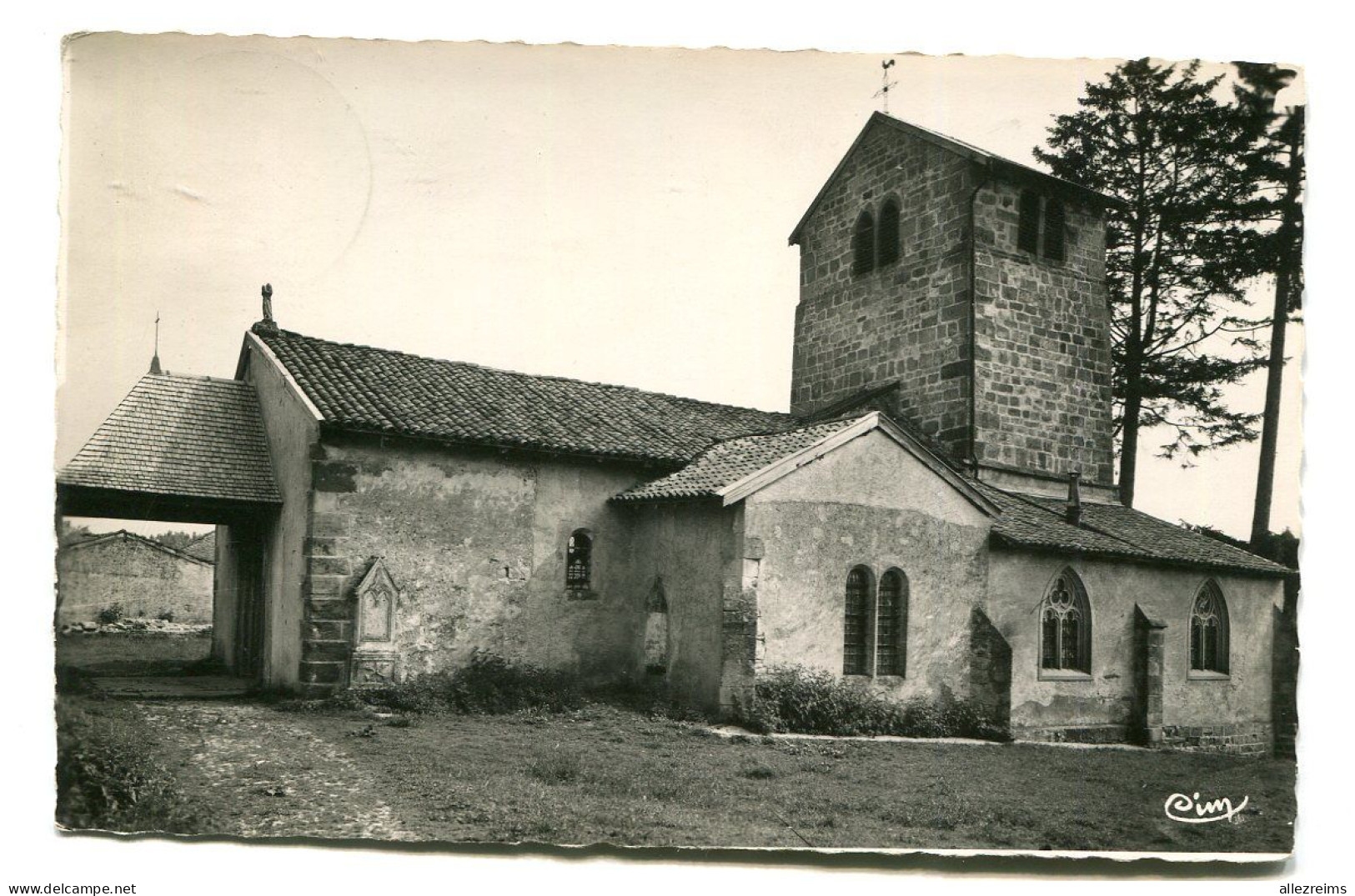 CPsm 88 : DOMPAIRE   église    A   VOIR  !!!! - Dompaire