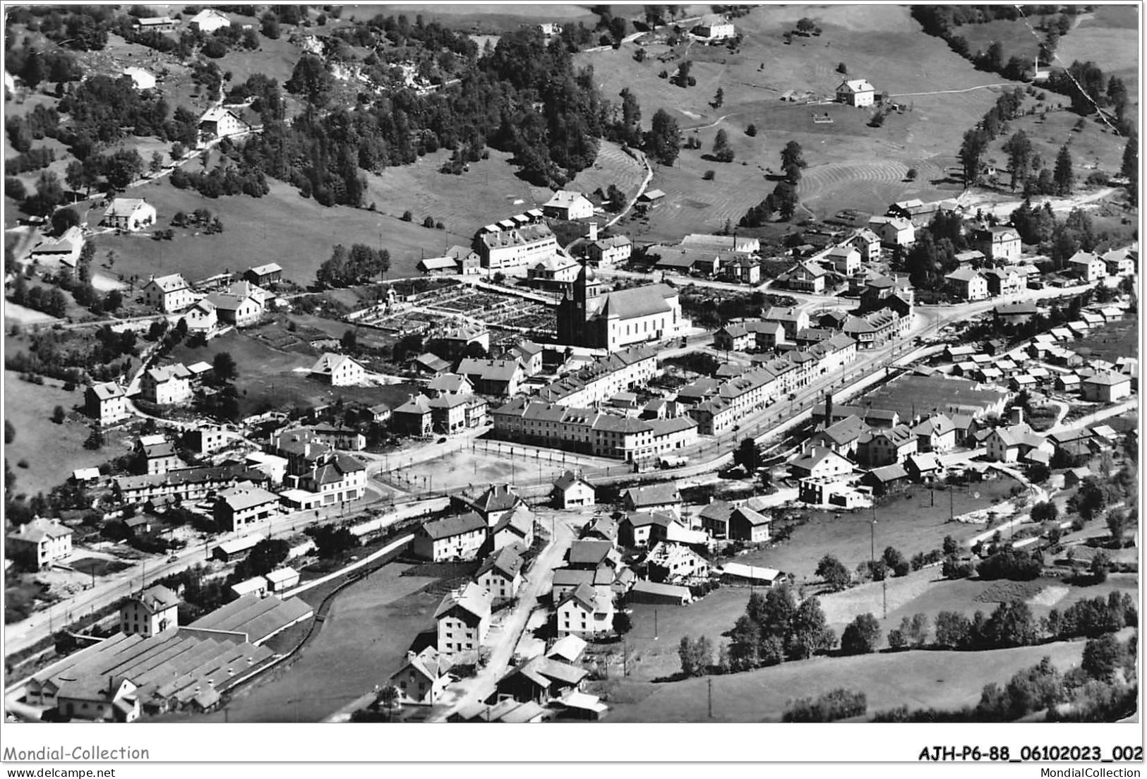 AJHP6-88-0423 - LA BRESSE - Vue Sur Le Centre - Xonrupt Longemer