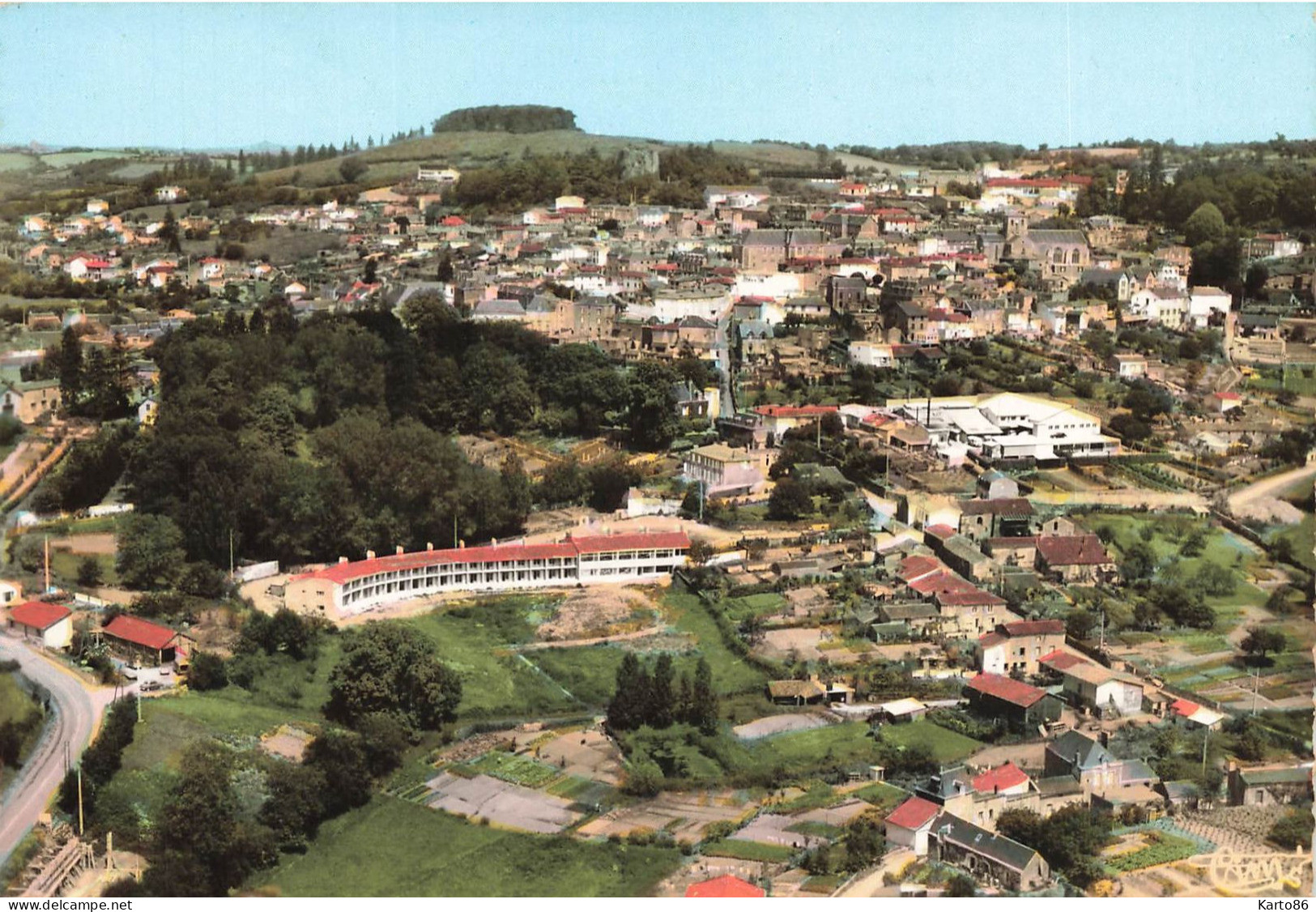 Pouzauges * Vue Générale Aérienne Du Village - Pouzauges