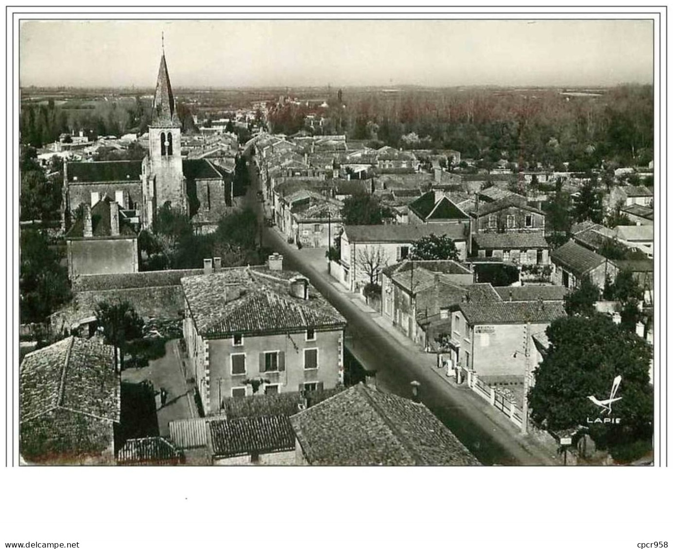 79.BRIOUX SUR BOUTONNE.VUE PANORAMIQUE.EN AVION AU DESSUS DE......CPSM. - Brioux Sur Boutonne