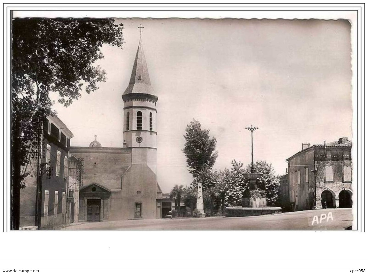 81.DOURGNE.L'EGLISE ET LE MONUMENT AUX MORTS.CPSM. - Dourgne