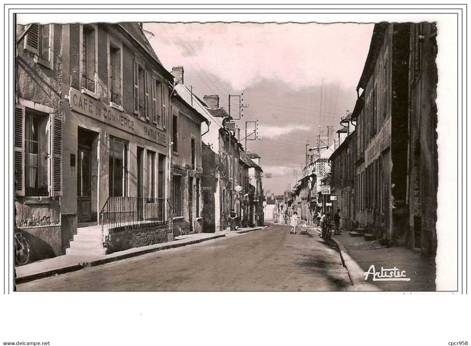 89.SEIGNELAY.RUE CATELOT ET HOTEL DU COMMERCE.CPSM. - Seignelay