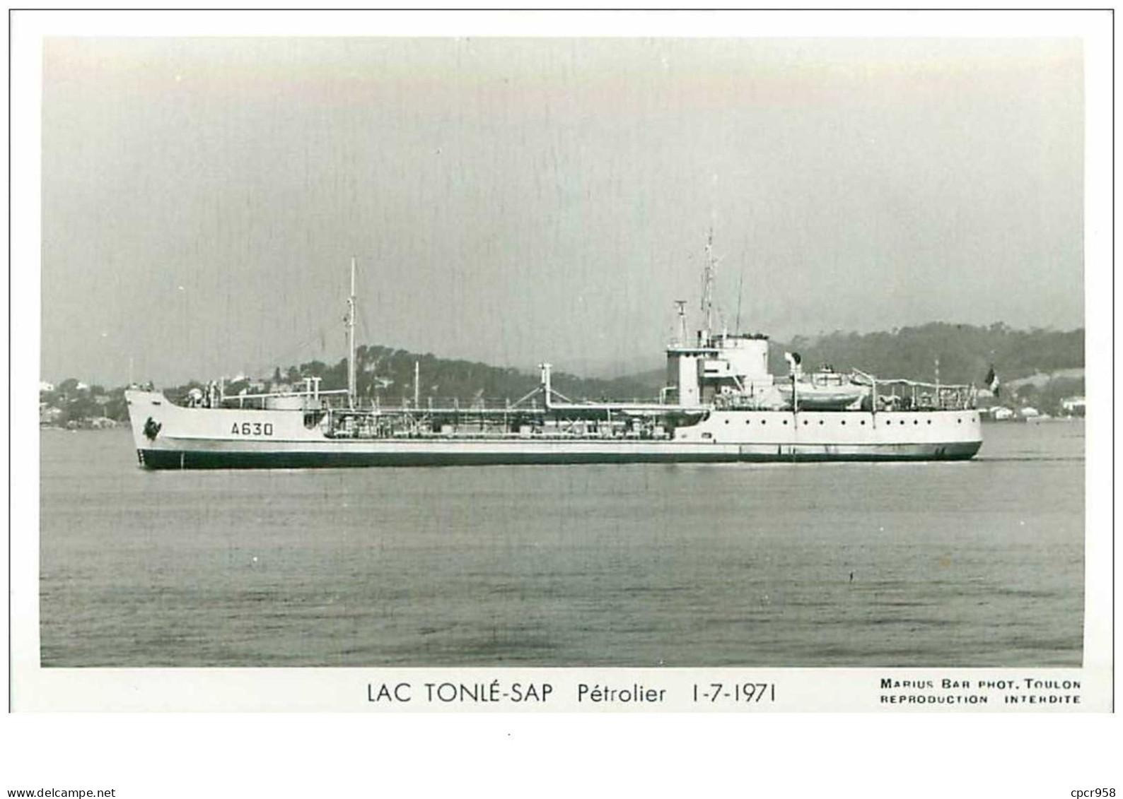 Bateau. N°35670. Lac Tonlé.petrolier - Tankers