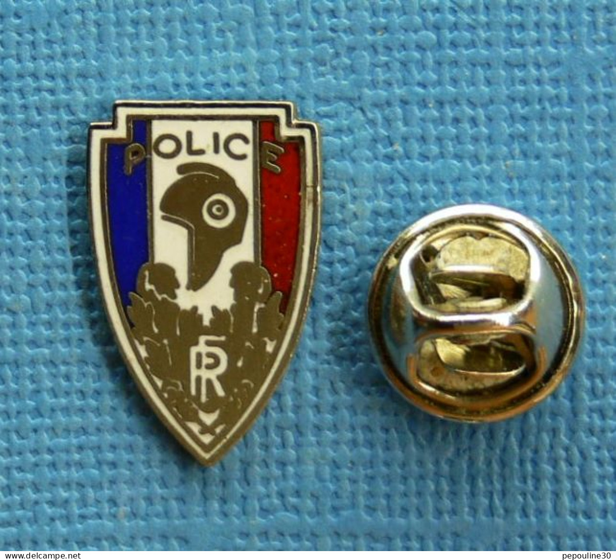 1 PIN'S /  ** INSIGNE / POLICE NATIONALE RÉPUBLIQUE FRANÇAISE ** - Polizei