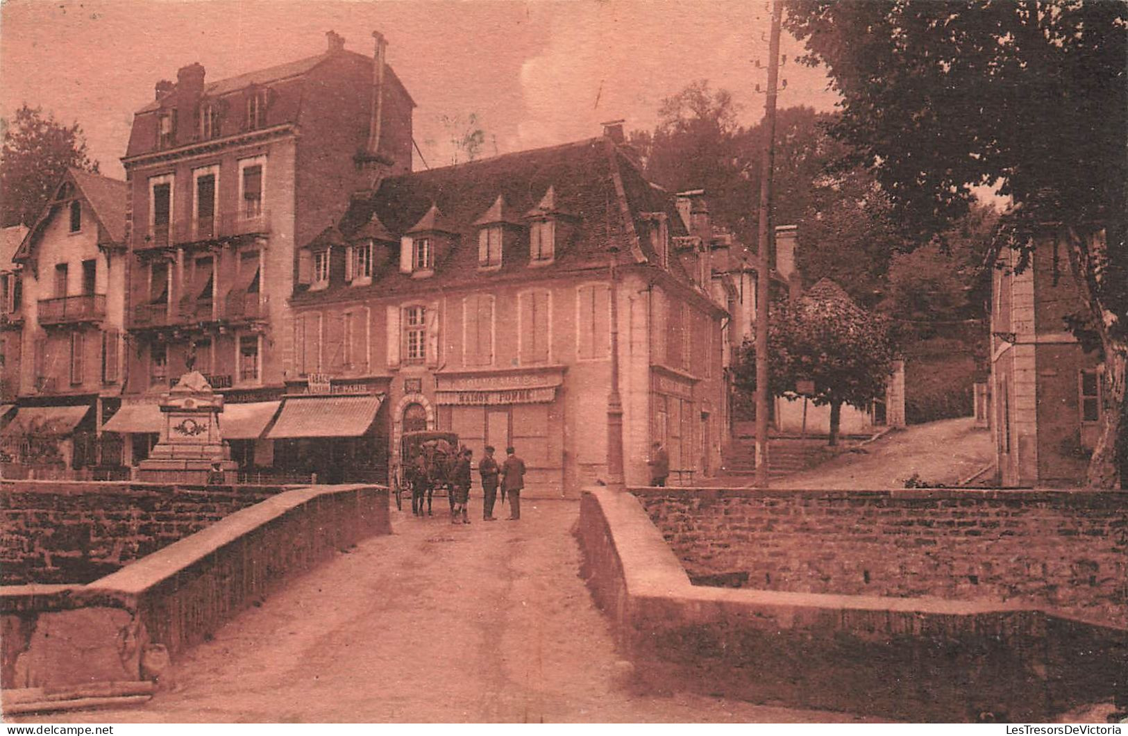 FRANCE - Salies De Bearn - Vue Sur Le Pont De Loumé Et Monuments Aux Morts - Animé  - Carte Postale Ancienne - Salies De Bearn