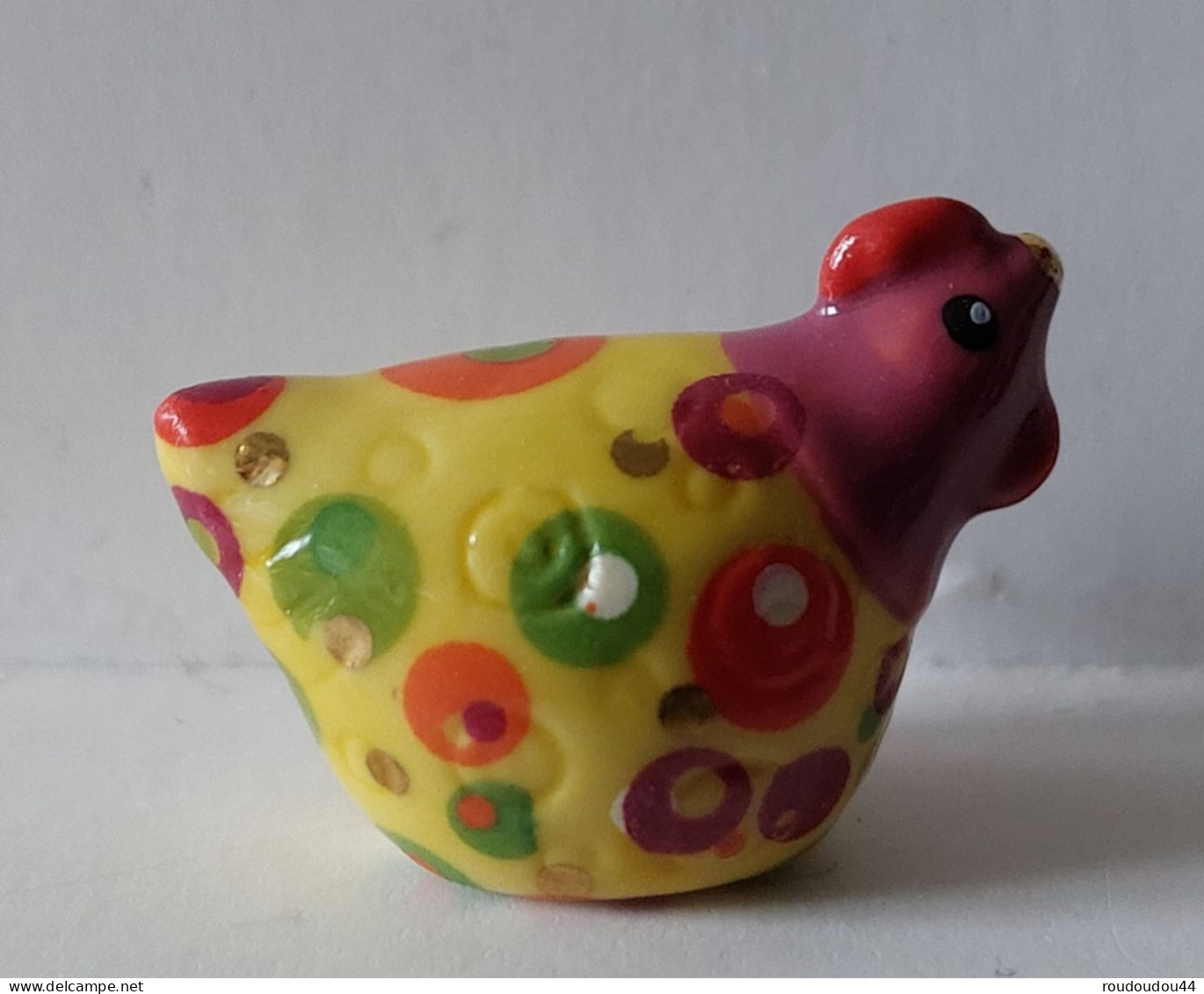 FEVES - FEVE - POULES DESIGN 2011 - POULE JAUNE RONDS COULEUR  FILET OR - Animaux