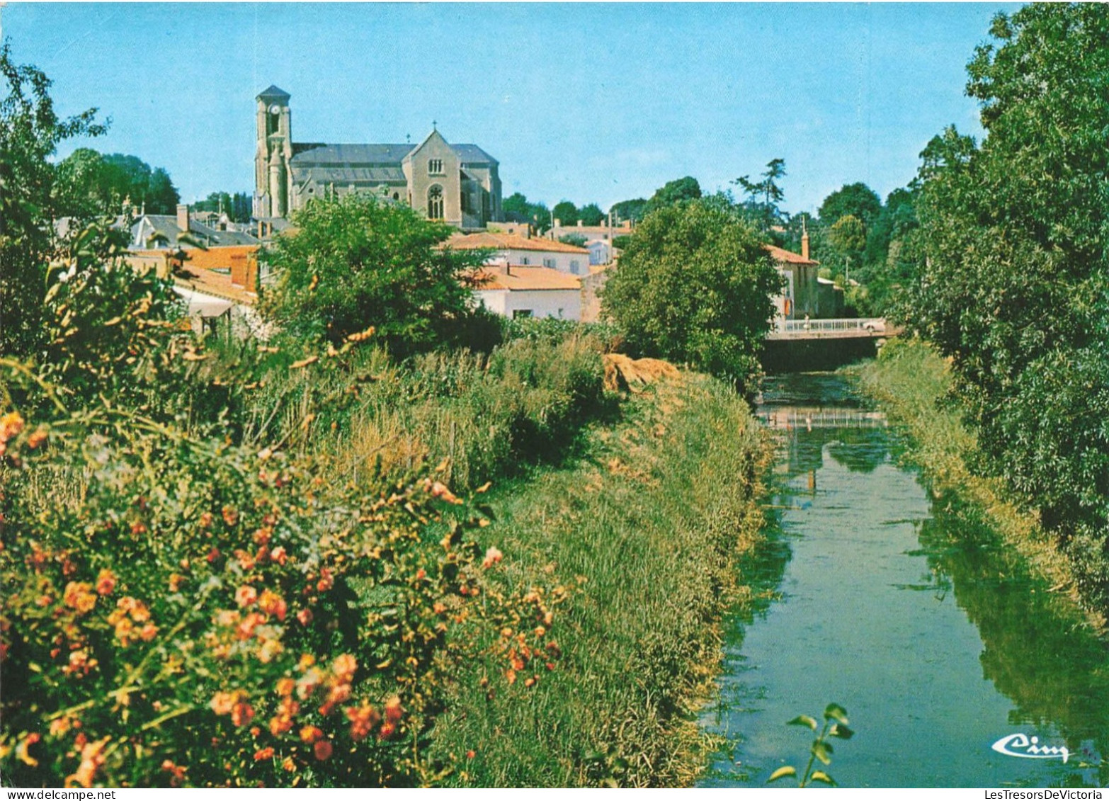 FRANCE - Talmont Saint Hilaire - L'église Et Payré  - Carte Postale - Talmont Saint Hilaire