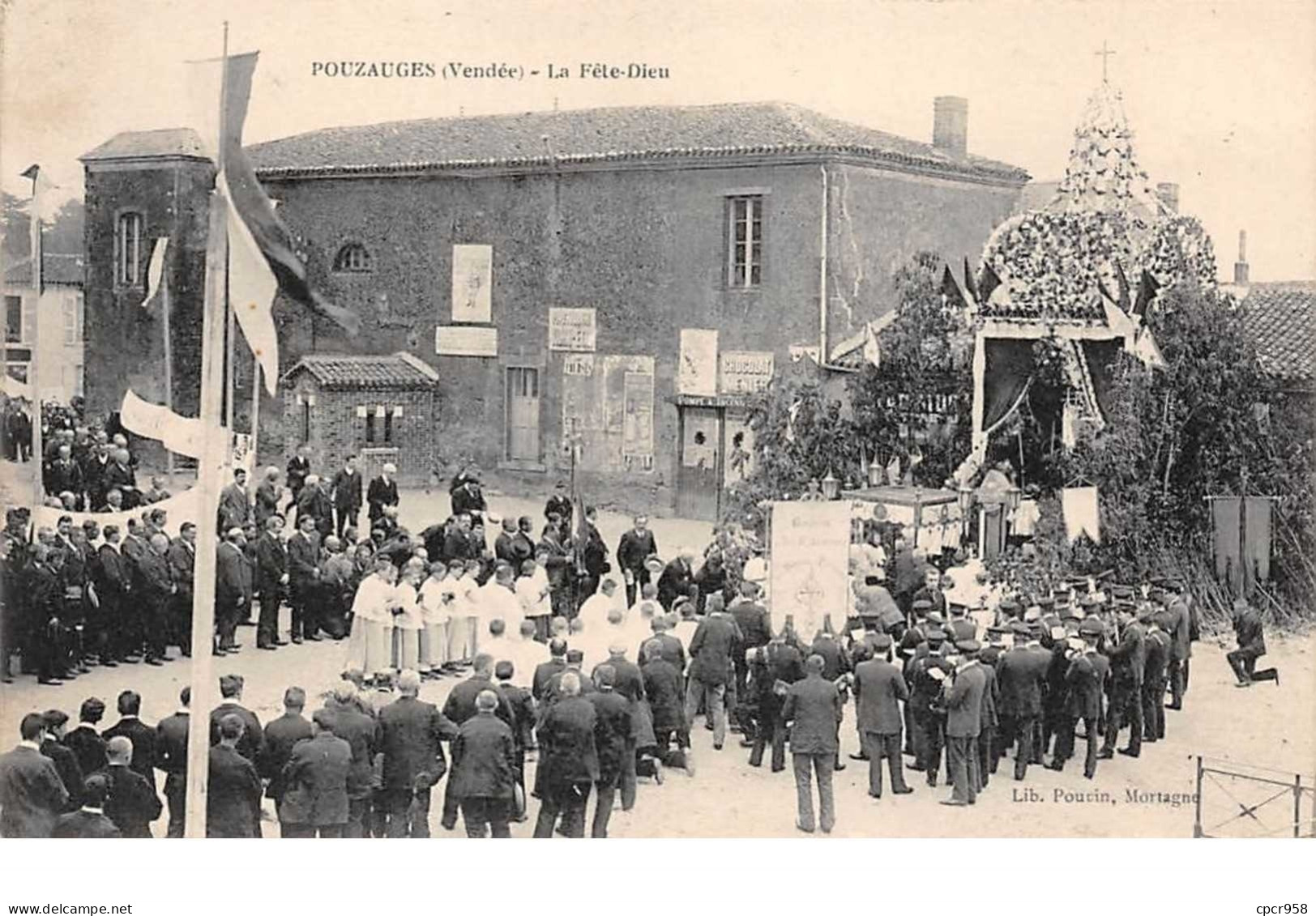 85. N°54056.POUZAUGES. La Fete-dieu - Pouzauges