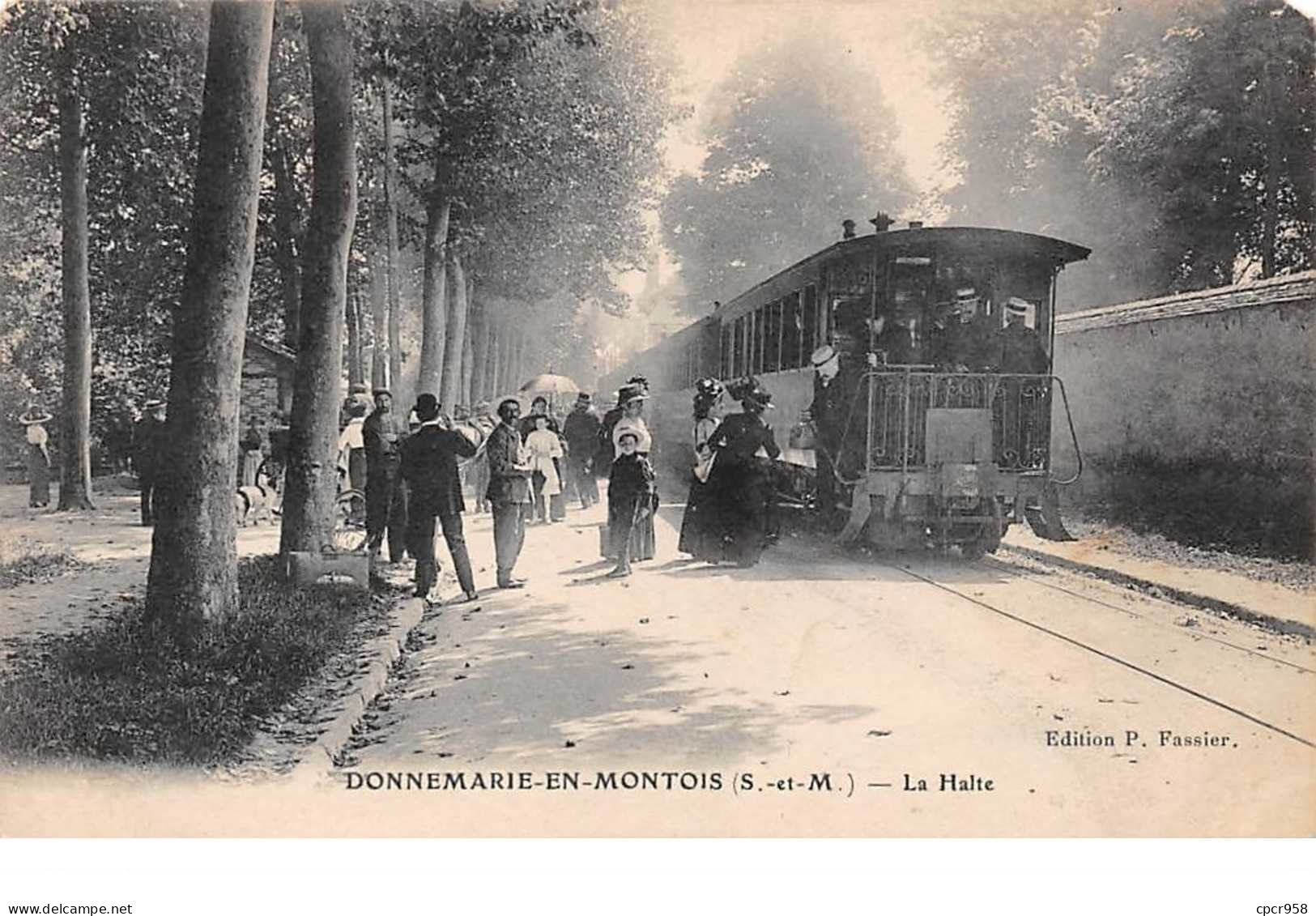 77  . N° 52412 . Donnemarie En Montois.la Halte . Tramway . Train - Donnemarie Dontilly