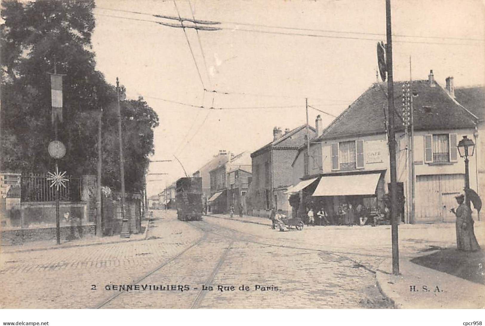 92 .n° 106731 . Gennevilliers .tramway .la Rue De Paris .cafe . - Gennevilliers