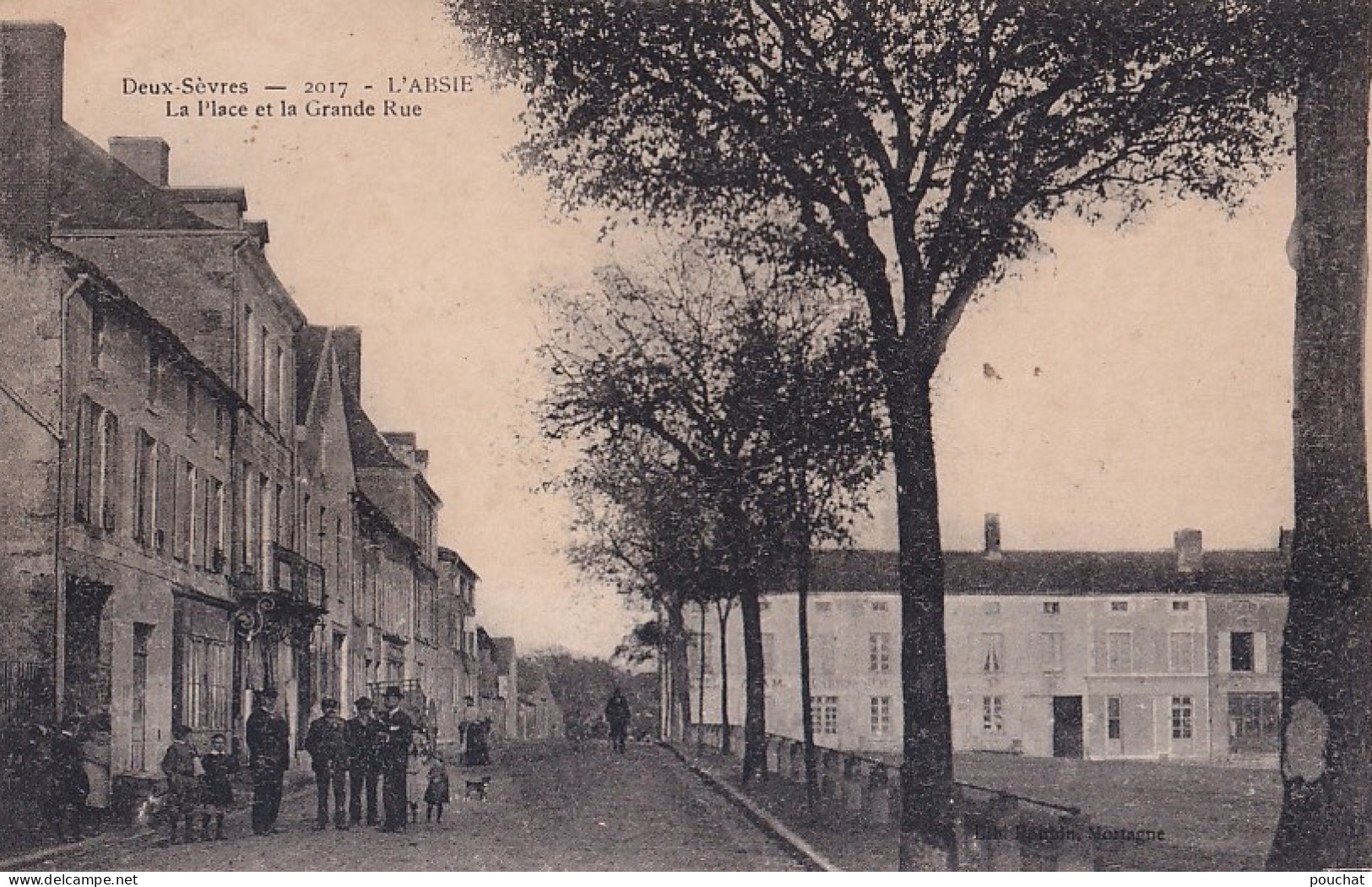 A23-79) L ' ABSIE - DEUX - SEVRES - LA PLACE ET LA GRANDE RUE - ANIMEE - EN  1909 - ( 2 SCANS )  - L'Absie