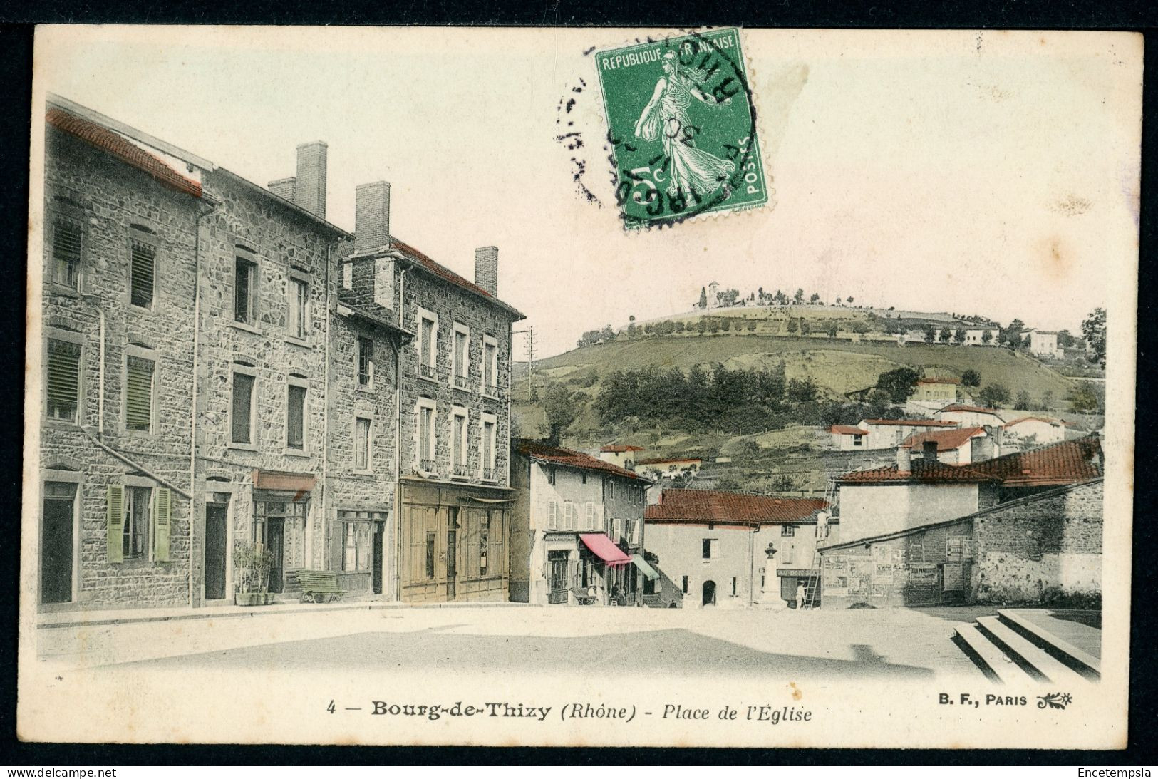 CPA - Carte Postale - France - Bourg De Thizy - Place De L'Eglise (CP24624) - Thizy