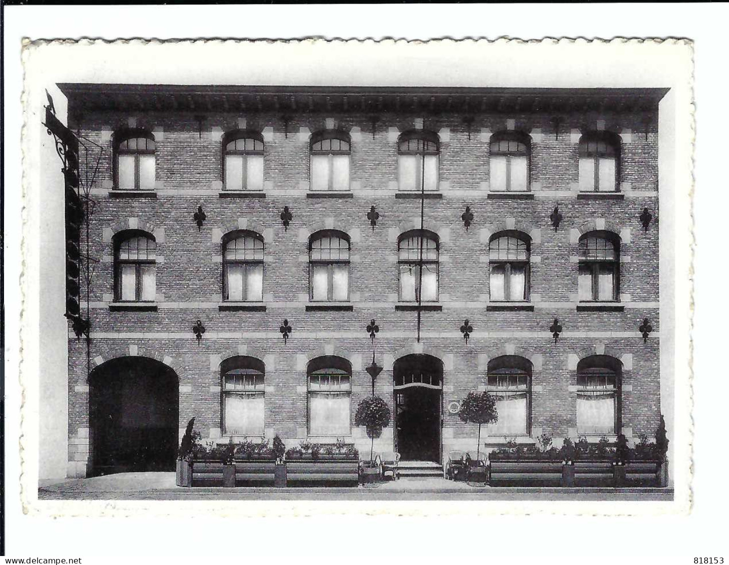 Westerlo   Hotel Valkenhof  Westerloo  Gezusters COOSSENS - Soeurs   Voorgevel - Façade - Westerlo