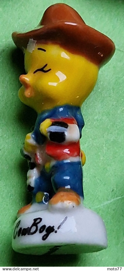 Lot 37 Fèves - Porcelaine -  Moret sur Loing; Coeur Superman Ecu Astérix Manèg Glace Pagot Tom et Jerry - vers 2010 2020